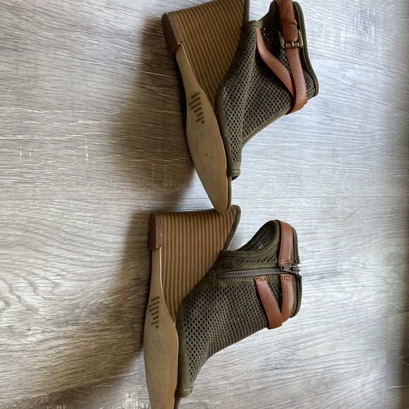 Sz7 JustFab Open Toe Wedges - Picture 5 of 5